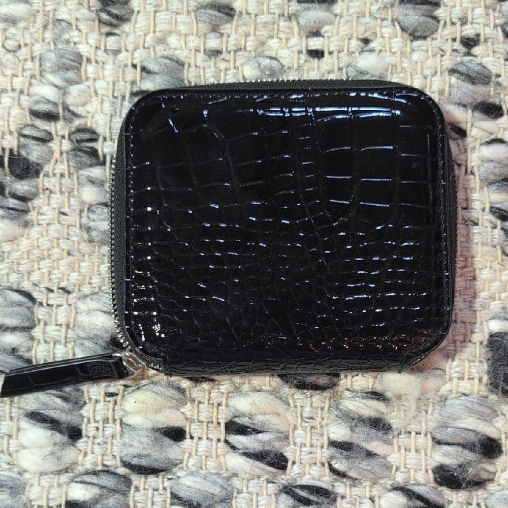 H&M Women's Croc Embossed Patent Wallet